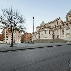 White Flat Colosseo Rome